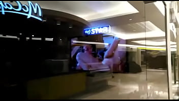 Preview 3 of 3d Hentai Fetish - Putas Viendo Porno en el Oakland Mall Guatemala.MP4