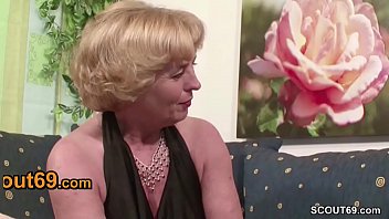 Preview 1 of Oldi Biteen - Deutsche Oma Gera und Opa Heinz ficken das erste Mal vor der Kamera