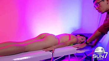 Preview 1 of Mixed With Fucking - Fodi a buceta da cliente novinha que queria massagem