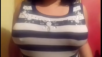 Preview 1 of Gamer On - Putita se saca las tetas