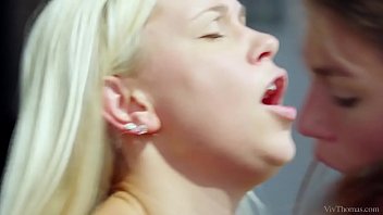 Preview 4 of Porn Porn 3d Beast Breed - Julia Roca wakes up her girlfriend