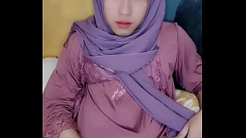 Preview 2 of Roja Norway Tamil - crossdress hijab solo