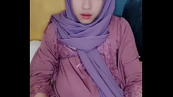 Preview 1 of Roja Norway Tamil - crossdress hijab solo