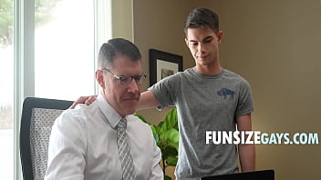 Preview 1 of Japan Massage B2b - Twink Patient Visits DILF Doctor&#039_s House