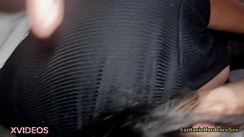 Preview 2 of Hand Jobbers - Viendo tiktoks porno con mi mejor amiga se me va de las manos tocar sus enormes tetas EPISODIO 1/2