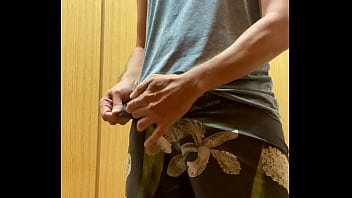 Preview 1 of Indian Sex Boy Girl Home Hot - Punheta na bermuda de tactel