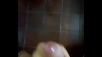 Preview 2 of Www Xxxvidip Com - Batendo punheta e gozando Parte 01