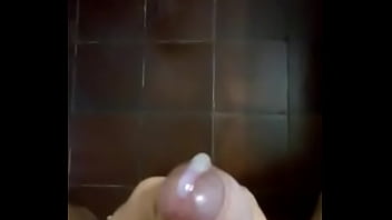 Preview 3 of Www Xxxvidip Com - Batendo punheta e gozando Parte 01