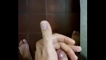 Preview 4 of Www Xxxvidip Com - Batendo punheta e gozando Parte 01