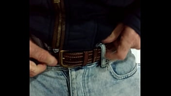 Preview 4 of Asia Shows Cum - Papi Fotetor 11 Arab Daddy Macho Fudendo Culo da vizinha Bulge grabb Slip  1
