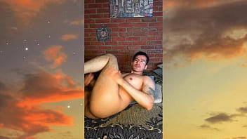 Preview 2 of Pakistani Pastor Xxx - Rico verg&oacute_n tatuado bailando se masturba muy rico