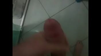 Preview 2 of My Baby And Me - punhetinha no banho com gozada no final