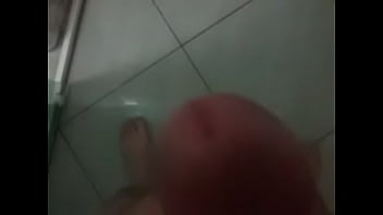 Preview 3 of My Baby And Me - punhetinha no banho com gozada no final