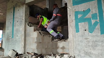 Preview 2 of Sxoleio Anal - Pausa no trabalho pra fuder com o oper&aacute_rio da el&eacute_trica