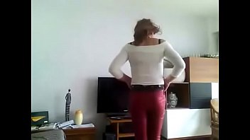 Preview 3 of Fm Mom Com - Caroline crossdresser  en pantalon slim rouge et top echancr&eacute_