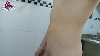 Preview 2 of Noel Porno - Macho xingando e falando putaria enquanto se exibe no banho