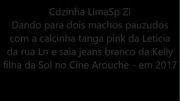 Preview 1 of Hot Mom Small Son Sex Video - Dando no cine para dois com a calcinha tanga pink da Leticia rua Lan e saia jeans da Kelly fulha Soso