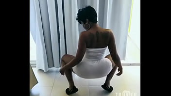 Preview 3 of Seachgerman Cougar Fuck Toyboy - Hot girl twerk (big ass black girl)