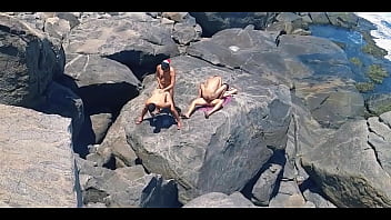 Preview 2 of 4k 60fps Pussy Lip Grip - A PRAIA DE NUDISMO MAIS QUENTE DO RIO DE JANEIRO,  NAS PEDRAS O SEXO ACONTECE COM MUITO TES&Atilde_O.