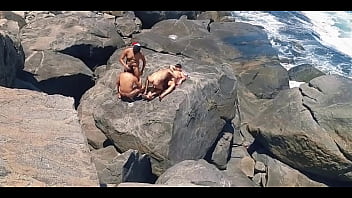 Preview 1 of 4k 60fps Pussy Lip Grip - A PRAIA DE NUDISMO MAIS QUENTE DO RIO DE JANEIRO,  NAS PEDRAS O SEXO ACONTECE COM MUITO TES&Atilde_O.
