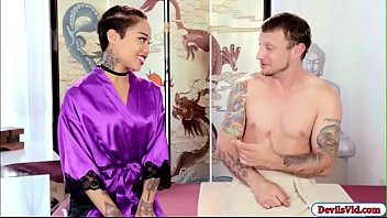 Preview 1 of Teen Quiet - Asian masseuse gives a free fuck service