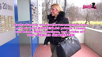 Preview 1 of Peeping Mom Chang Clothes - Deutsche hat erstes Sandwich mit anal und schmerzen - german userdate dp