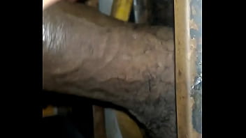 Preview 1 of Rose Vita - Saciando um pau grosso no gloryhole