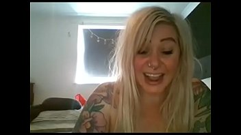 Preview 1 of Chnbby Ass - Wow amazing chubby babe got a lot tip with her show