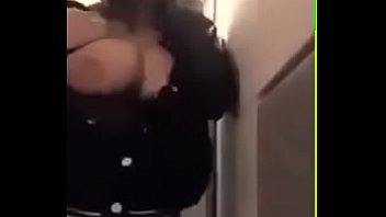 Preview 1 of 12 Years Xxx Sexi Vidyo - Hermosa joven se masturba en ba&ntilde_o