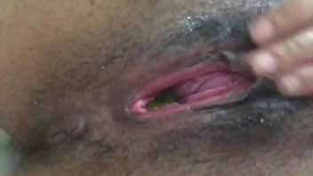 Preview 3 of Livroyale - gaping pussy squirts