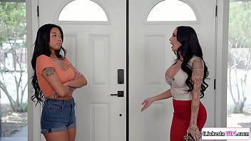 Preview 1 of Arky Sex - Lesbian teen and gf fucking her stepmom