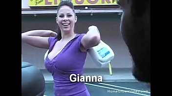 Preview 1 of Choi Hoc Sinh - Gianna Needs Help With Her Juggs
