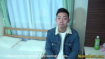 Preview 1 of Xxxnxx 12 - Gay asian hunk tugging