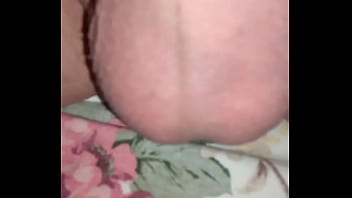 Preview 2 of Filha Gostsa - Brincando na bundinha antes de foder gostoso