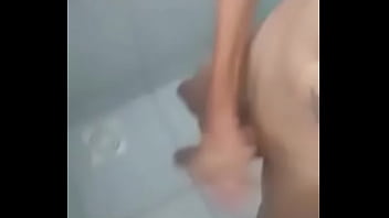 Preview 4 of Mangala Bhaby Hd Xxx - Novinho de 18 anos batendo uma no banheiro
