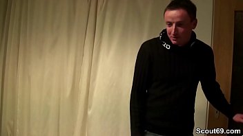 Preview 1 of Aleeping Gay - 2 Muttis ficken Sohn und Vater nacheinander durch