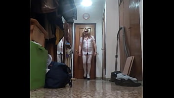 Preview 3 of Orgasm Macg - infermiera che sculetta