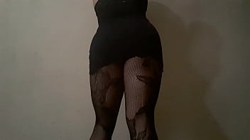 Preview 3 of Hint Pornu - travesti vestido negro 3