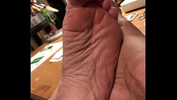 Preview 1 of Pawg Femdom Fuck Tube - Male Feet Artist soles