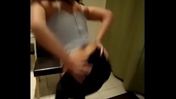 Preview 2 of Mujeres Que Engaan A Su Marido - shiny black leggings