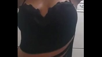Preview 1 of Laegotty - Putinha casada mostra seu rabo