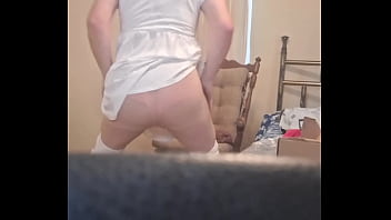 Preview 1 of Schl Cuties - Sissy sapphire tries twerking