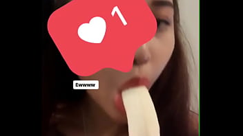 Preview 2 of Www Uea Sex - Girl tập ăn chuối