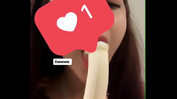 Preview 3 of Www Uea Sex - Girl tập ăn chuối
