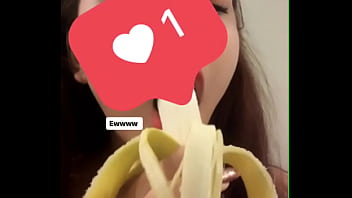 Preview 1 of Www Uea Sex - Girl tập ăn chuối