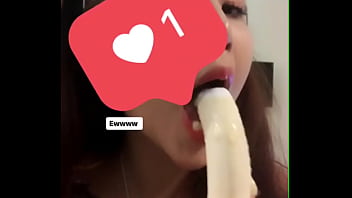 Preview 4 of Www Uea Sex - Girl tập ăn chuối