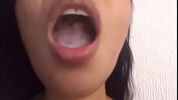 Preview 4 of Is It To Small - Morena engolindo porra (swallowing my cum)