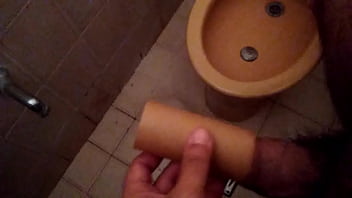Preview 1 of Anal Criempiec - No me entra la chota en el rollo de papel