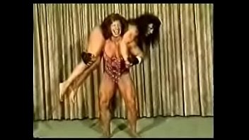 Preview 1 of Reph Norwayn - Slow Squats By An Amazon
