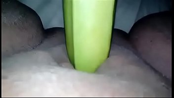Preview 1 of Mak Lagi Tidur - madura masturbandose con un banano